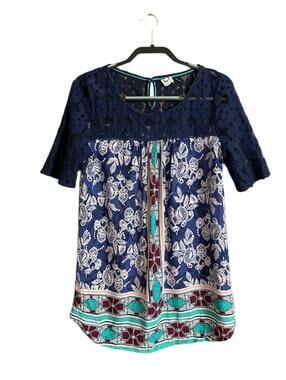 Anthropologie Akemi + Kin Maite Lace largeTunic Top